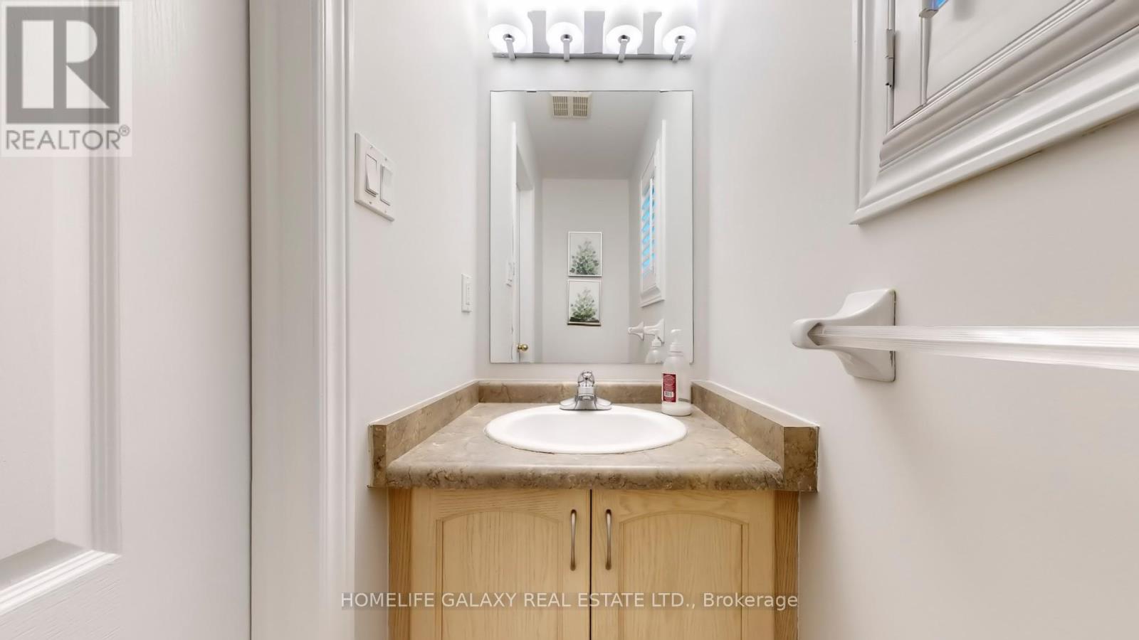 302 Redstone Road, Richmond Hill, Ontario  L4S 2V6 - Photo 12 - N12491304