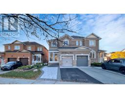 302 REDSTONE ROAD, Richmond Hill, Ontario
