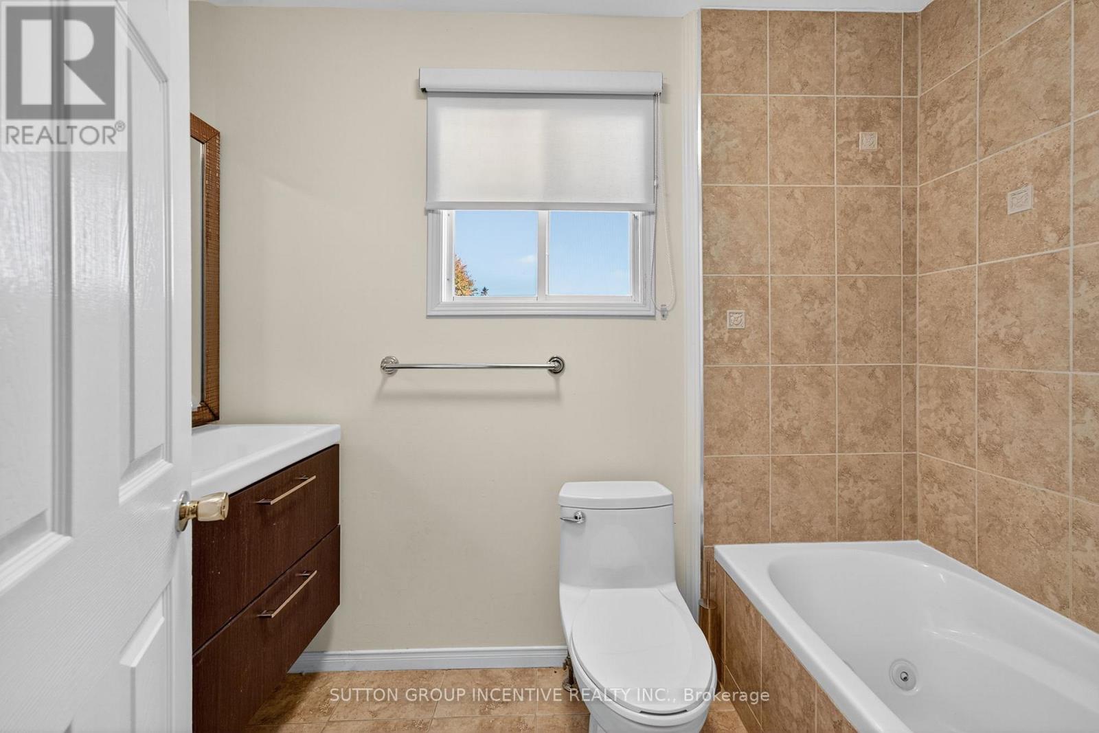 59 Osborn Street, Essa (Angus), Ontario  L0M 1B0 - Photo 12 - N12491336