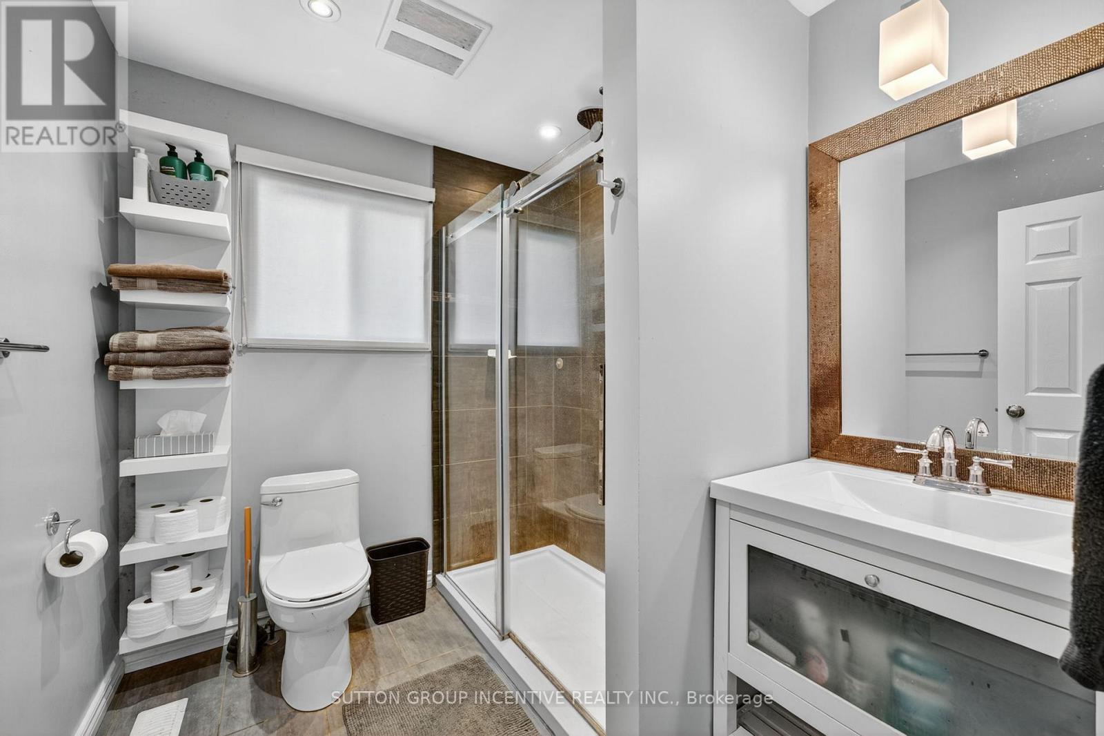 59 Osborn Street, Essa (Angus), Ontario  L0M 1B0 - Photo 14 - N12491336