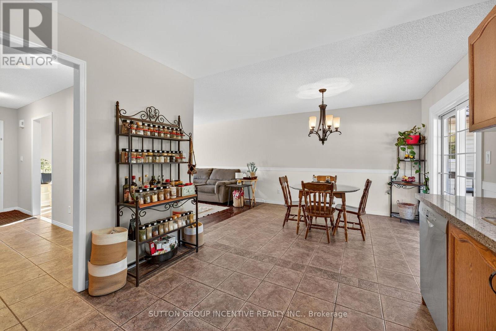 59 Osborn Street, Essa (Angus), Ontario  L0M 1B0 - Photo 6 - N12491336