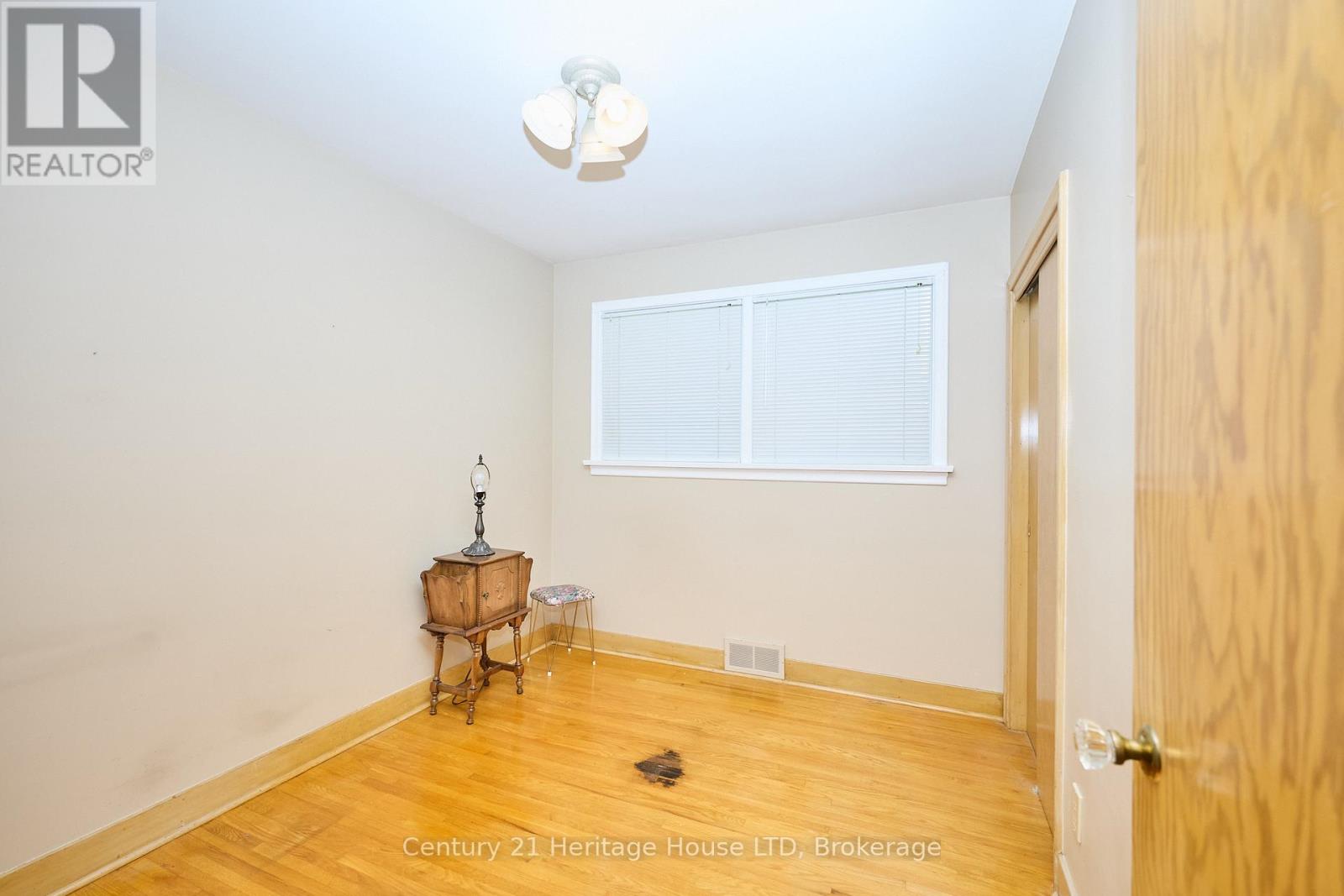 82 Wakelin Terrace, St. Catharines, Ontario  L2M 4K9 - Photo 14 - X12491454