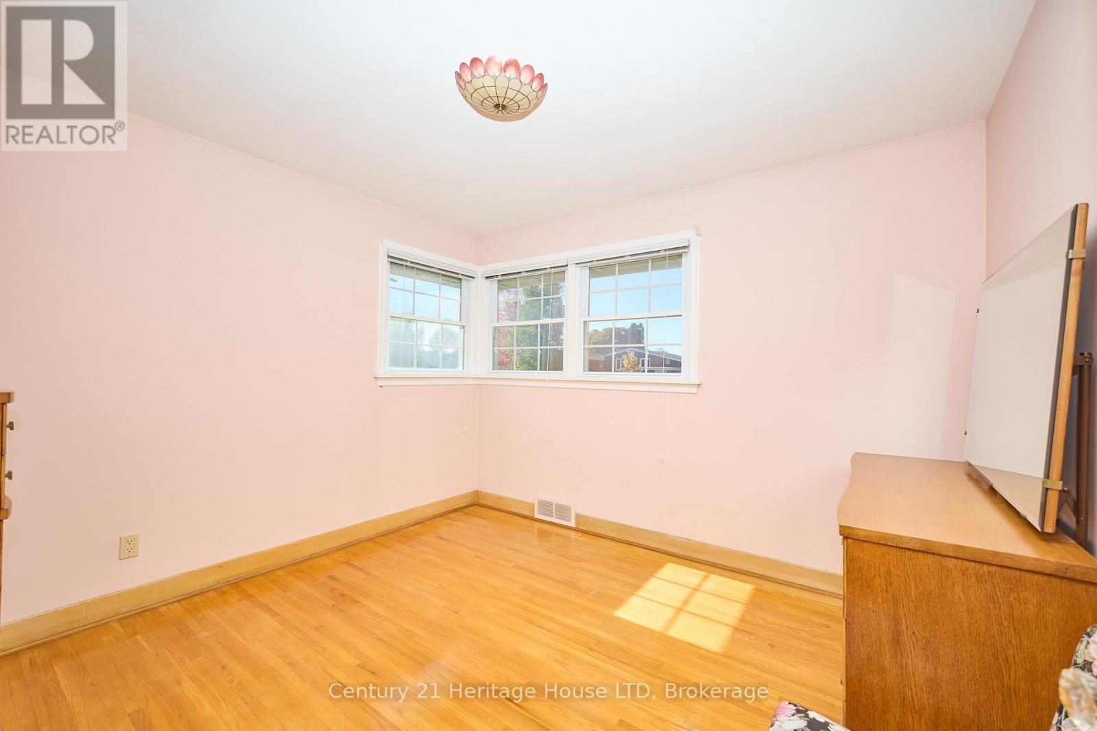 82 Wakelin Terrace, St. Catharines, Ontario  L2M 4K9 - Photo 19 - X12491454