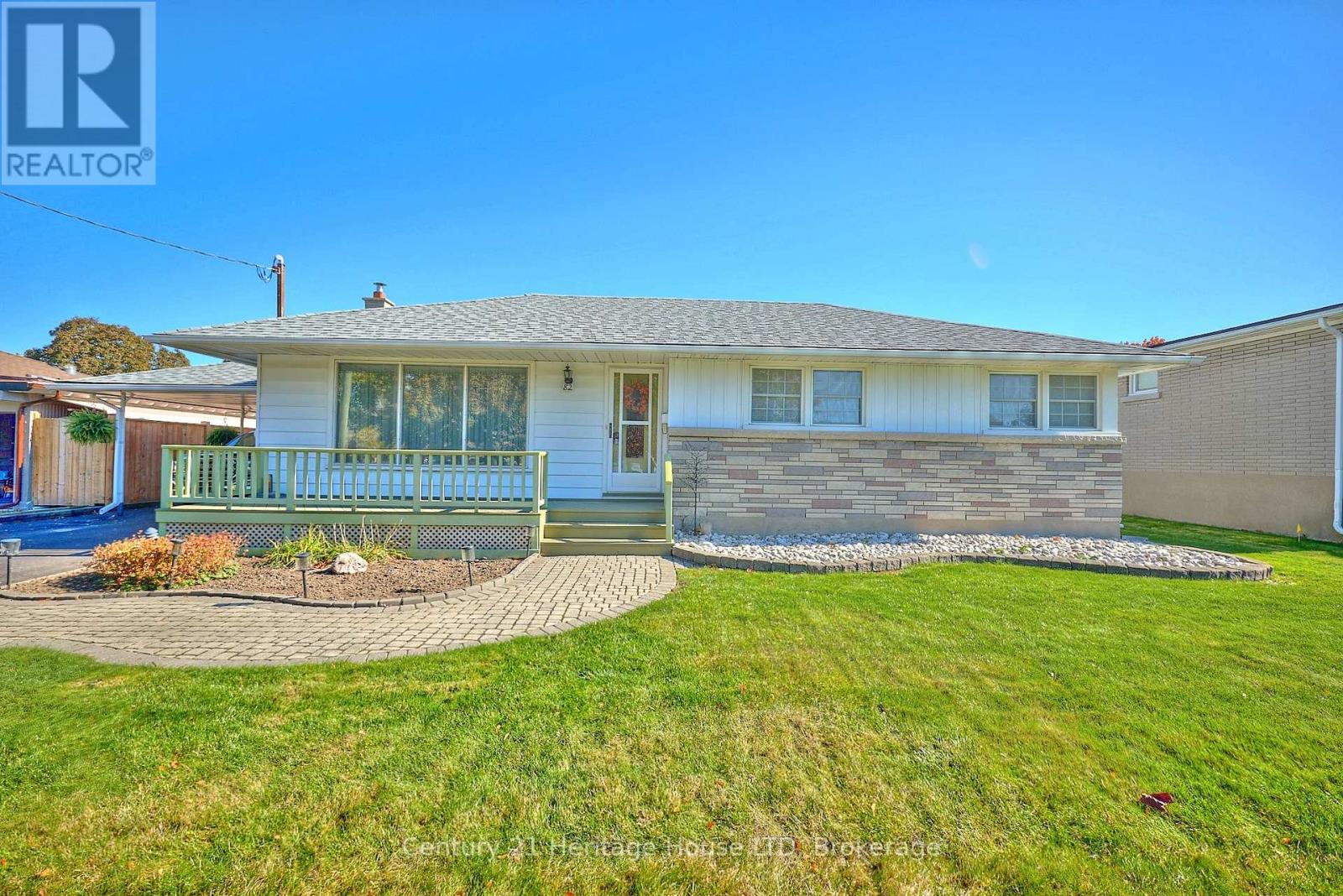 82 Wakelin Terrace, St. Catharines, Ontario  L2M 4K9 - Photo 2 - X12491454