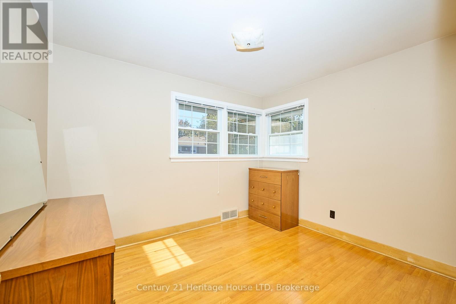 82 Wakelin Terrace, St. Catharines, Ontario  L2M 4K9 - Photo 21 - X12491454