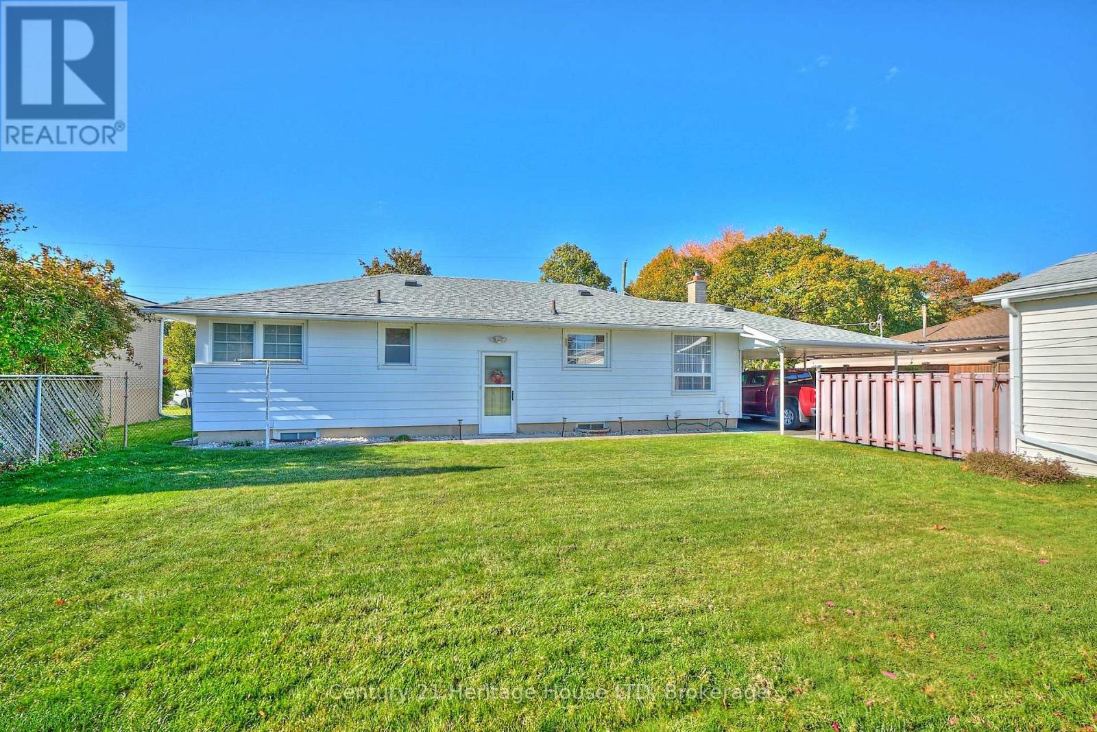 82 Wakelin Terrace, St. Catharines, Ontario  L2M 4K9 - Photo 7 - X12491454