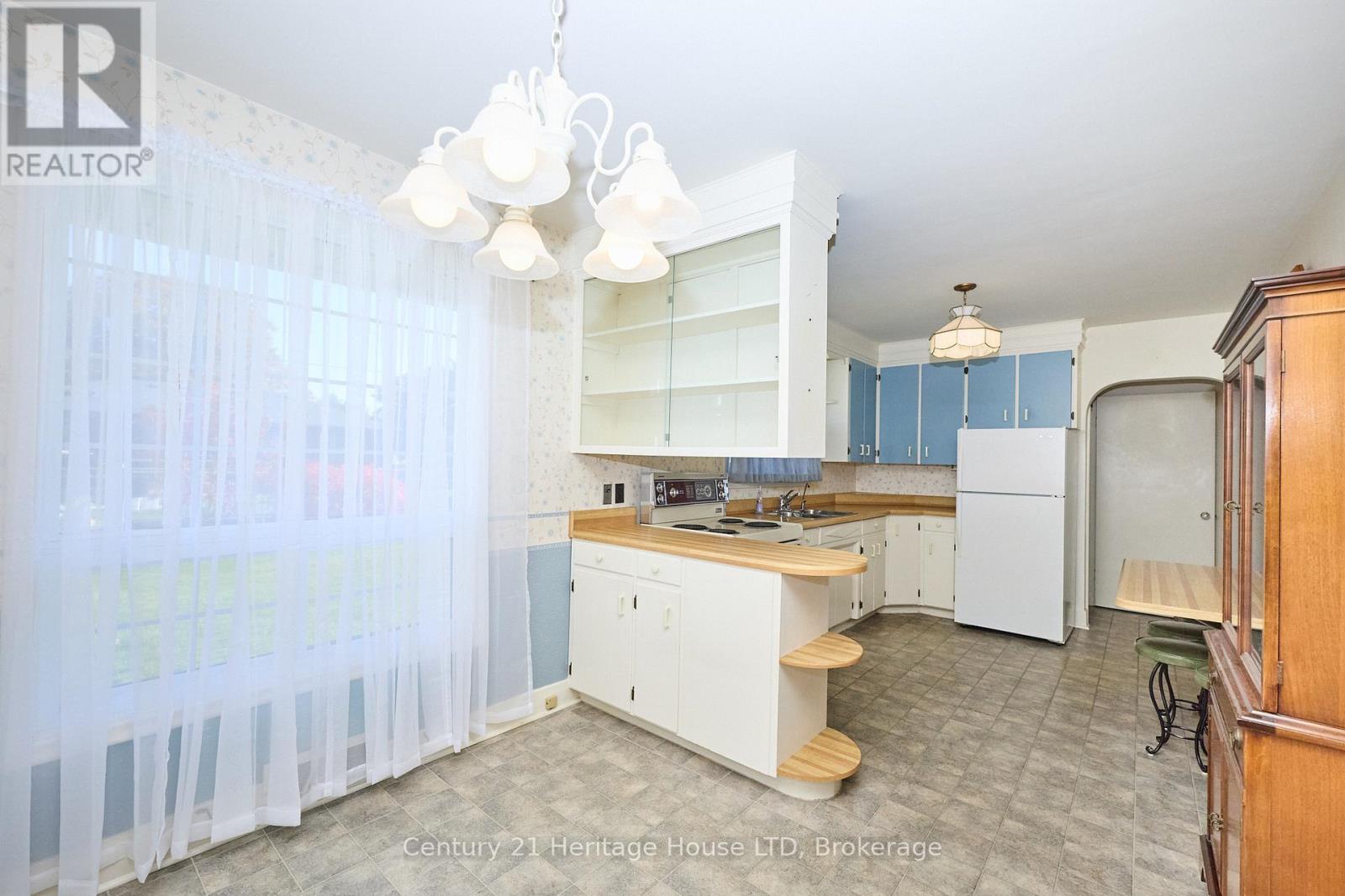 82 Wakelin Terrace, St. Catharines, Ontario  L2M 4K9 - Photo 8 - X12491454