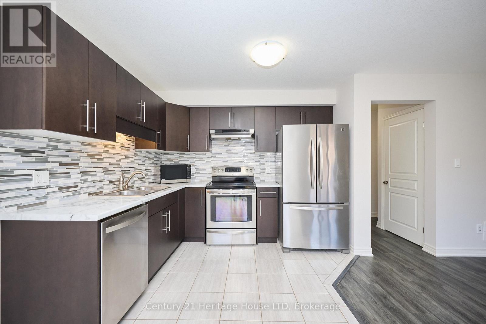 289 Silverwood Avenue, Welland (Coyle Creek), Ontario  L3C 0B7 - Photo 10 - X12491494