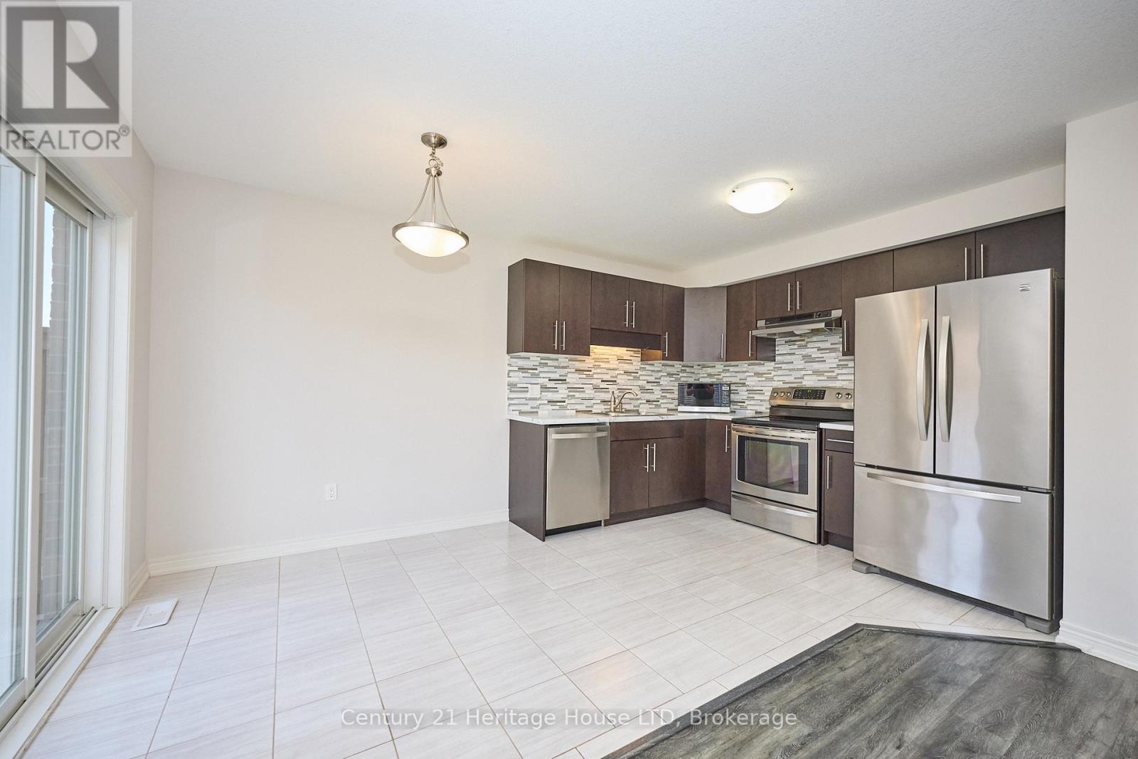 289 Silverwood Avenue, Welland (Coyle Creek), Ontario  L3C 0B7 - Photo 12 - X12491494