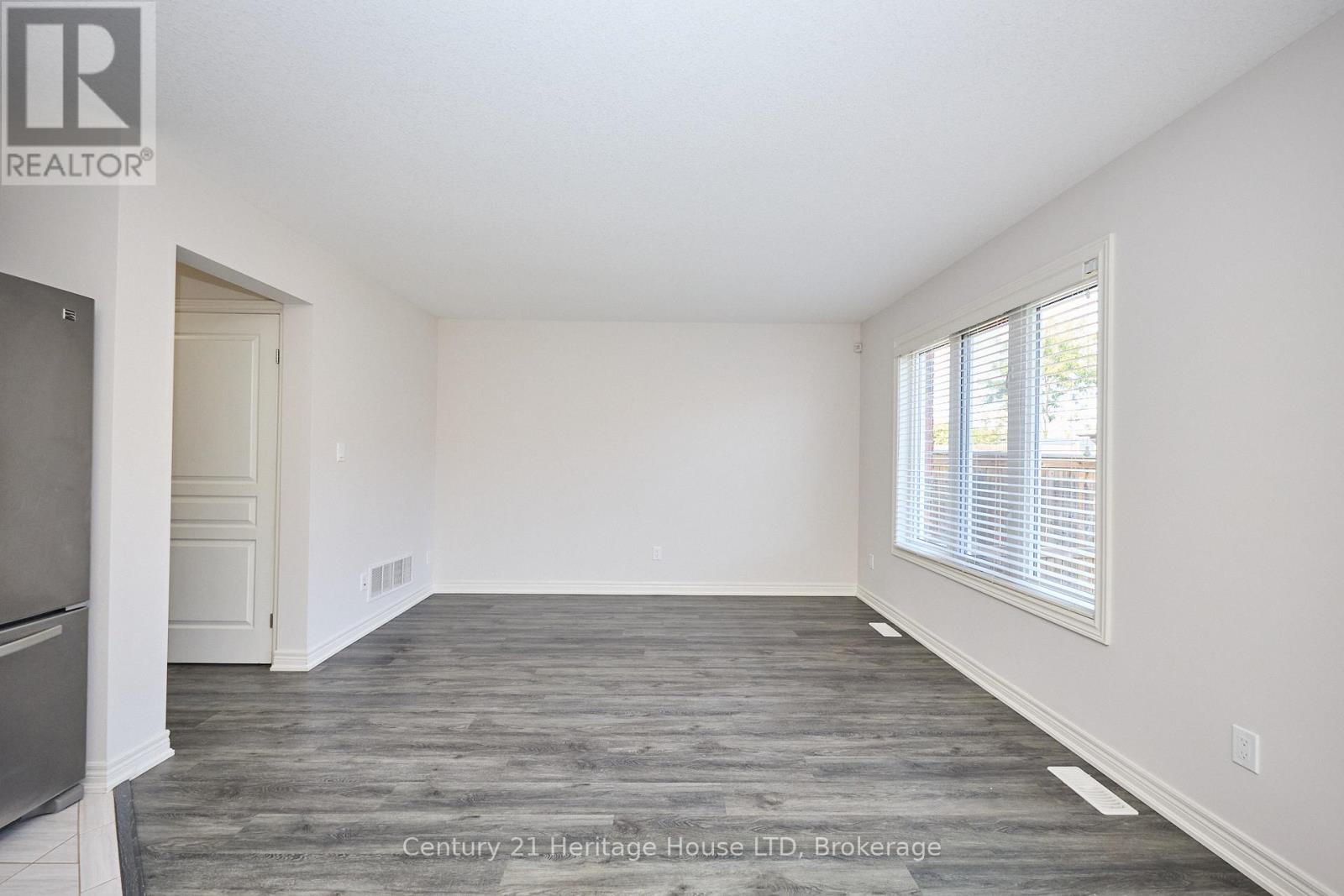 289 Silverwood Avenue, Welland (Coyle Creek), Ontario  L3C 0B7 - Photo 16 - X12491494