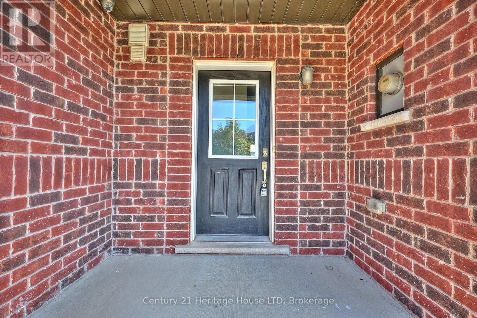 289 Silverwood Avenue, Welland (Coyle Creek), Ontario  L3C 0B7 - Photo 4 - X12491494