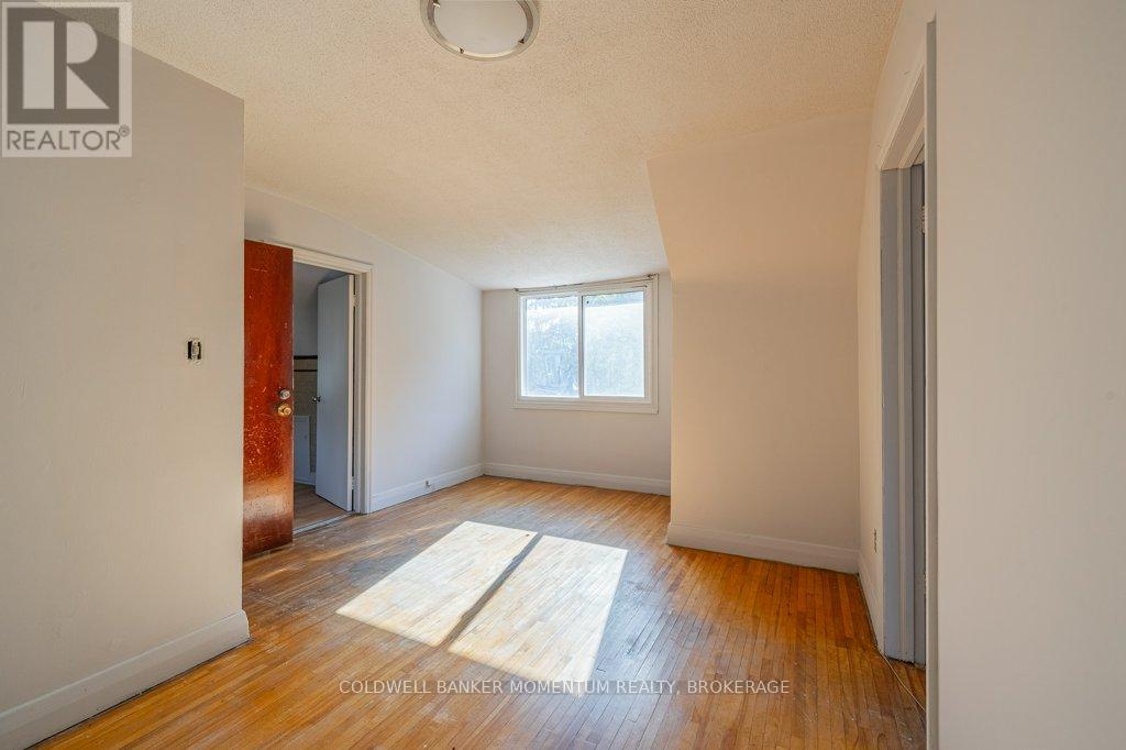 6532 Murray Street, Niagara Falls, Ontario  L2G 2K7 - Photo 17 - X12491550