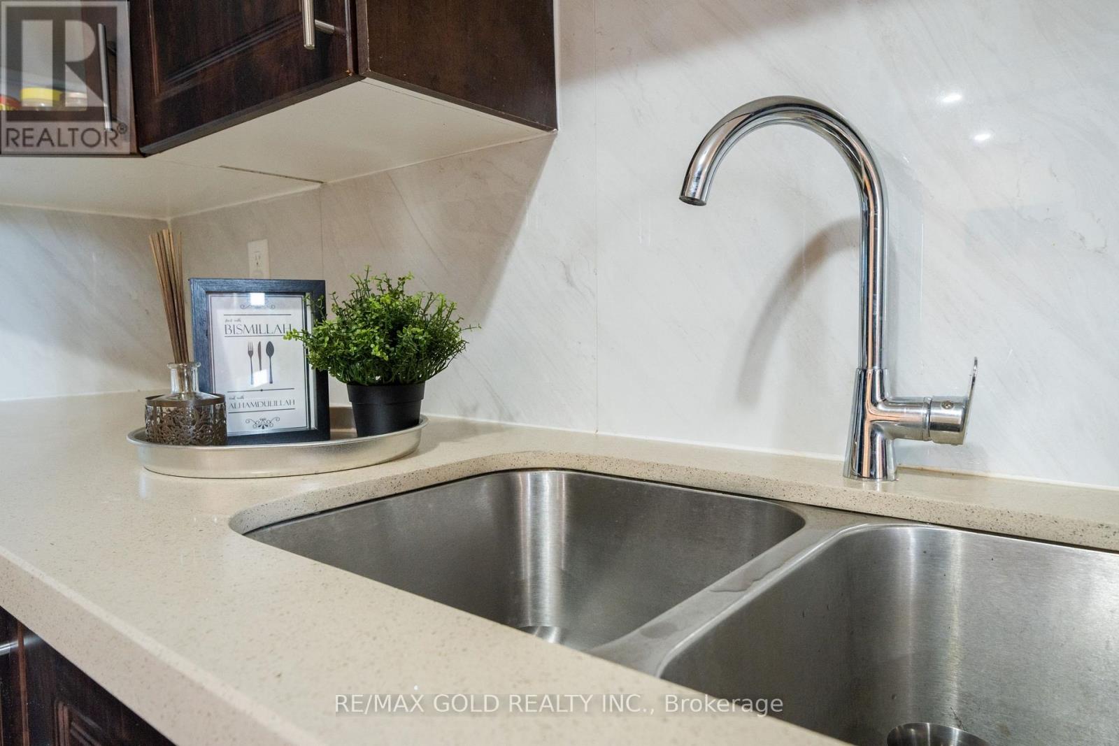 605 - 3555 Derry Road E, Mississauga, Ontario  L4T 1B2 - Photo 10 - W12488886