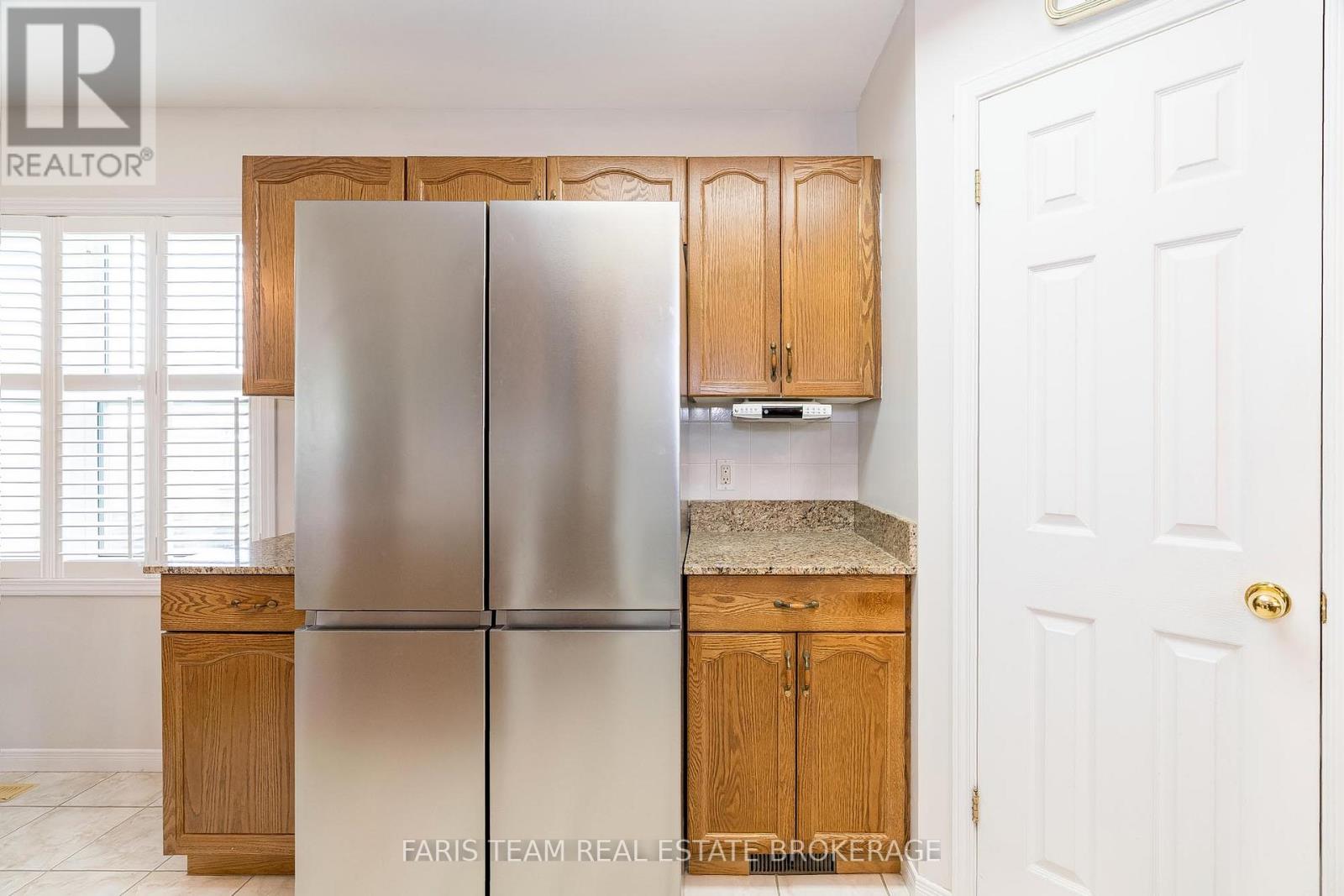 30 Indiana Avenue, Wasaga Beach, Ontario  L9Z 3A8 - Photo 11 - S12491360