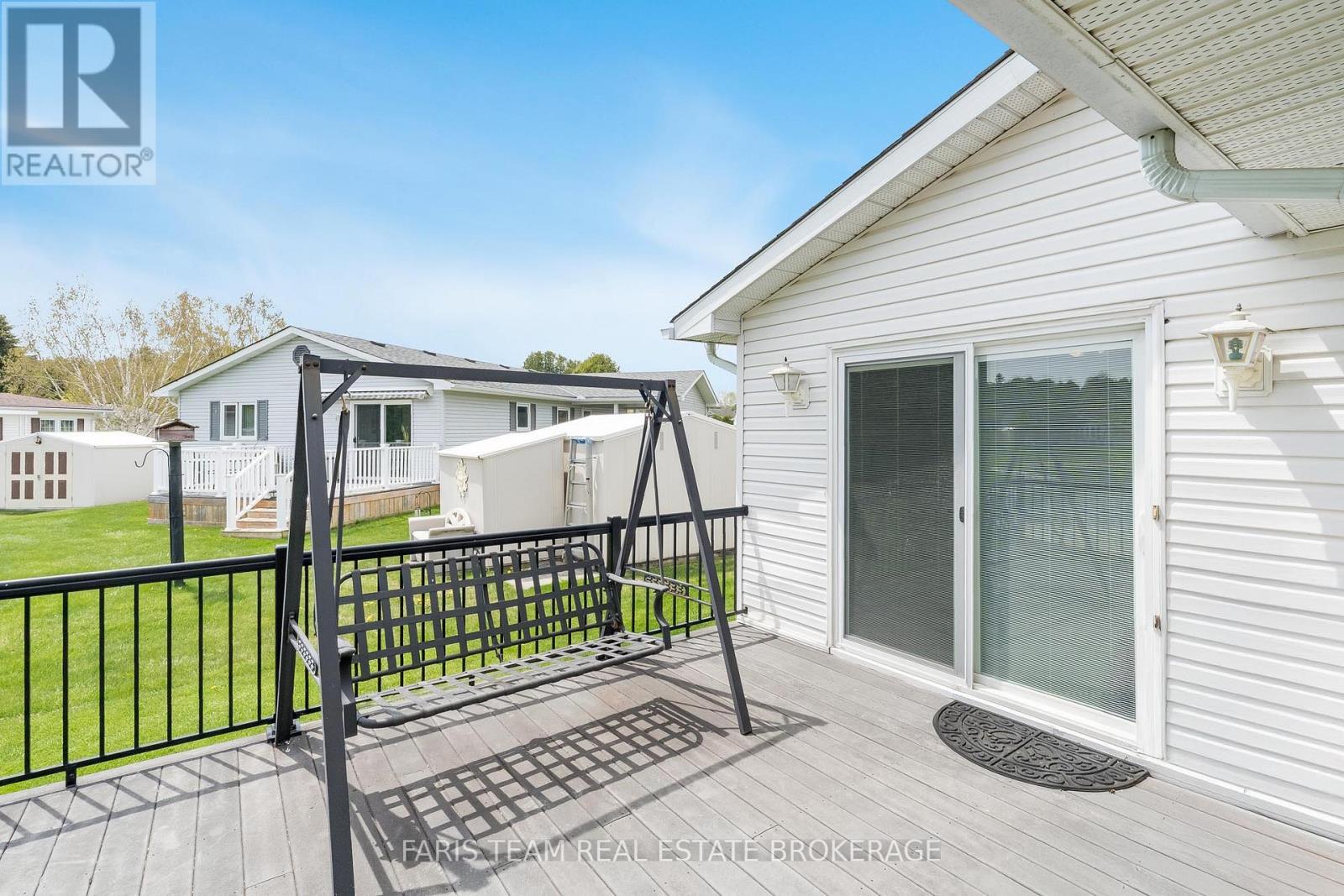 30 Indiana Avenue, Wasaga Beach, Ontario  L9Z 3A8 - Photo 27 - S12491360