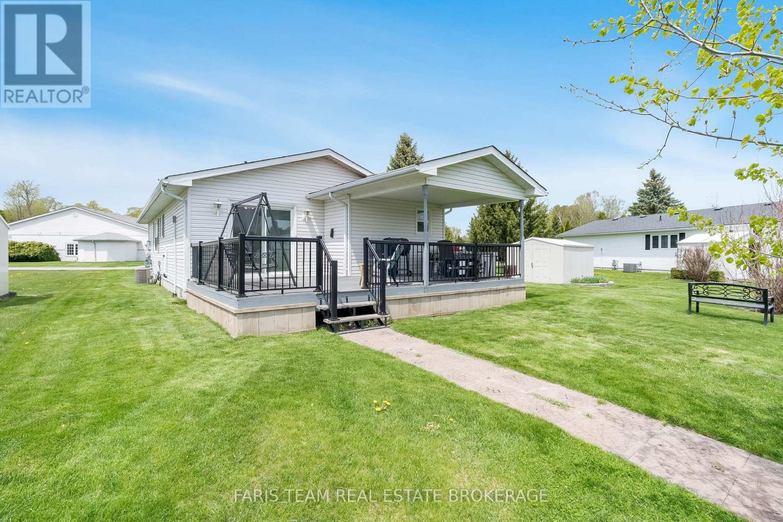 30 Indiana Avenue, Wasaga Beach, Ontario  L9Z 3A8 - Photo 31 - S12491360