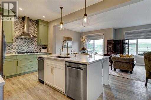 144 Cranbrook Gardens Se, Calgary, Alberta  T3M 3K6 - Photo 3 - A2243562