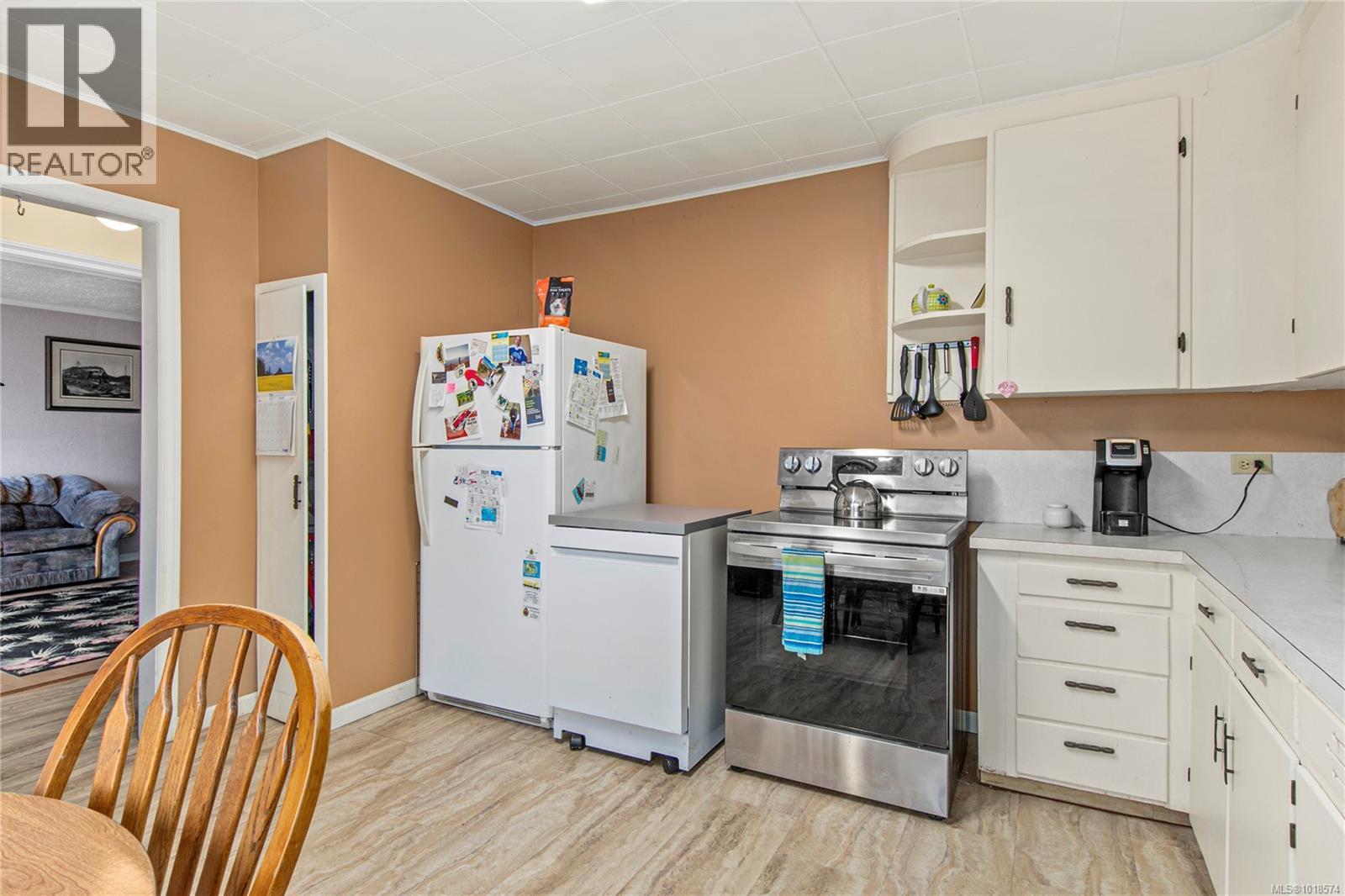 2702 Derwent Ave, Cumberland, British Columbia  V0R 1S0 - Photo 13 - 1018574