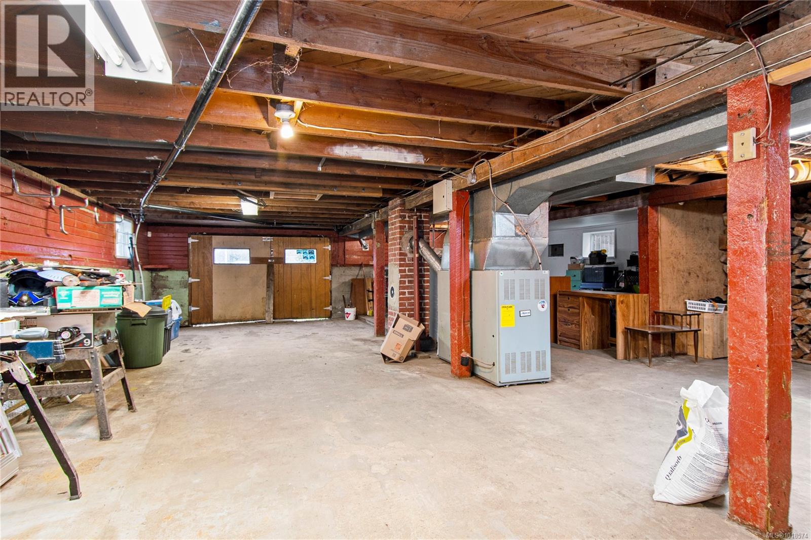 2702 Derwent Ave, Cumberland, British Columbia  V0R 1S0 - Photo 5 - 1018574