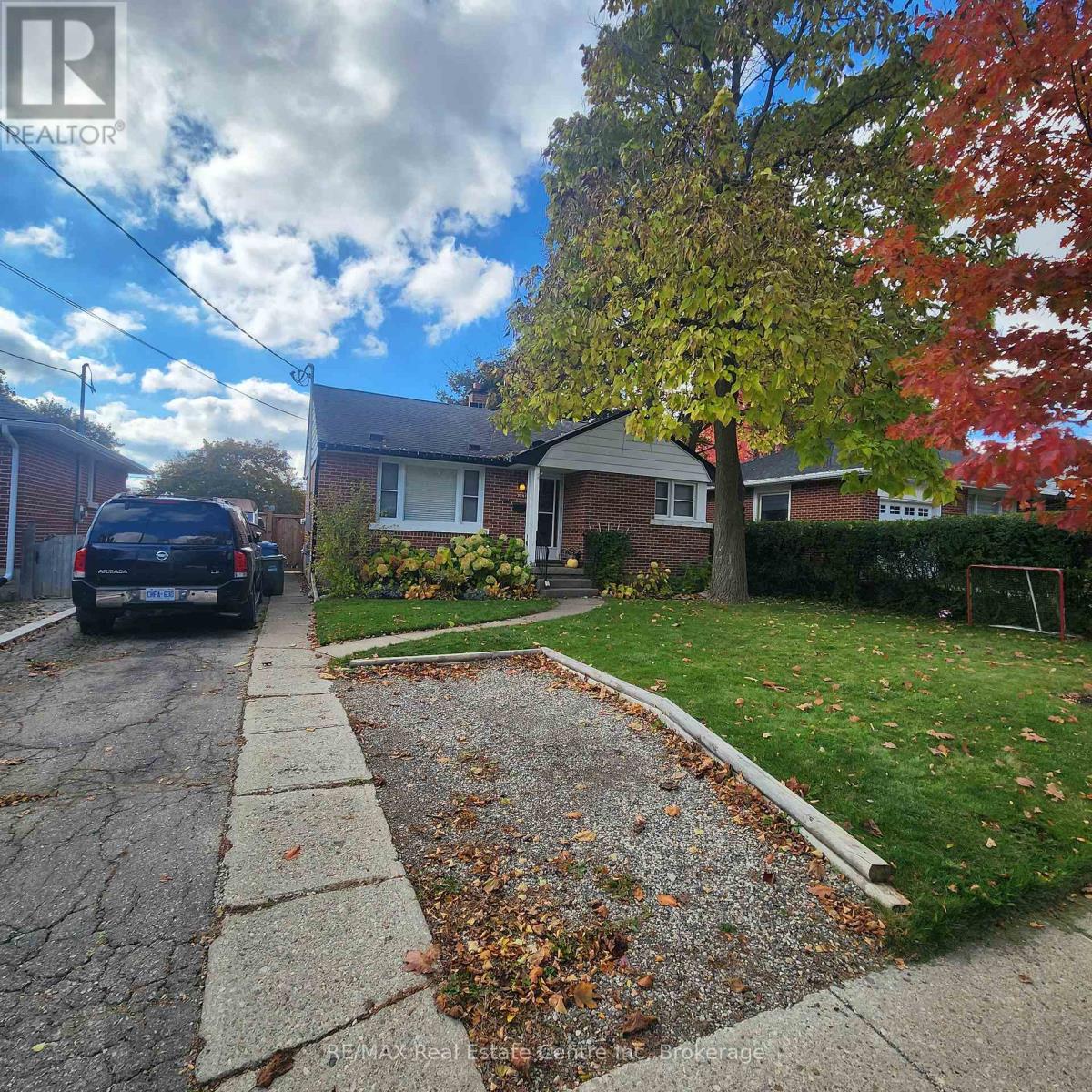 358 Metcalfe Street, Guelph, Ontario  N1E 4Z7 - Photo 2 - X12491474