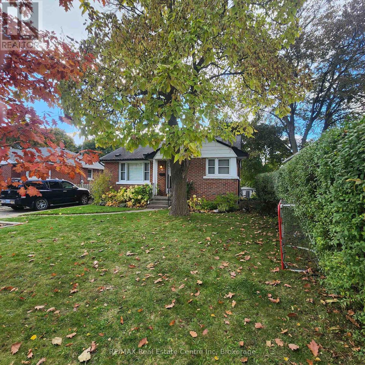 358 Metcalfe Street, Guelph, Ontario  N1E 4Z7 - Photo 3 - X12491474