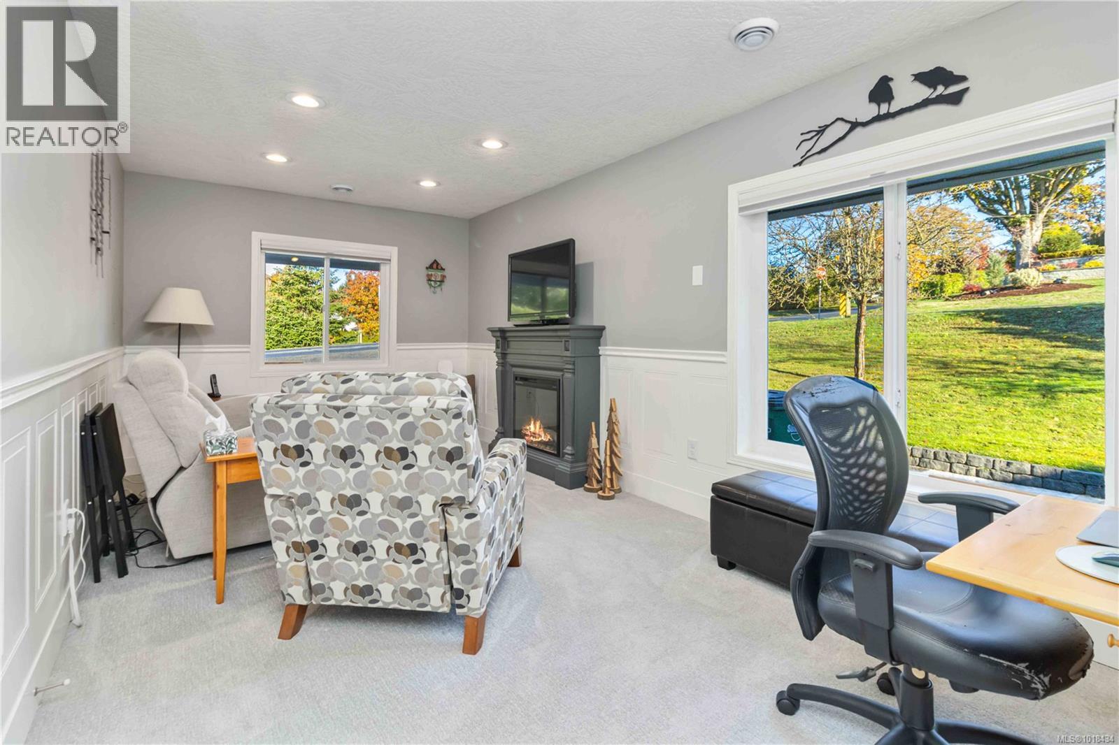 971 Marigold Rd, Saanich, British Columbia  V8Z 4R9 - Photo 12 - 1018434