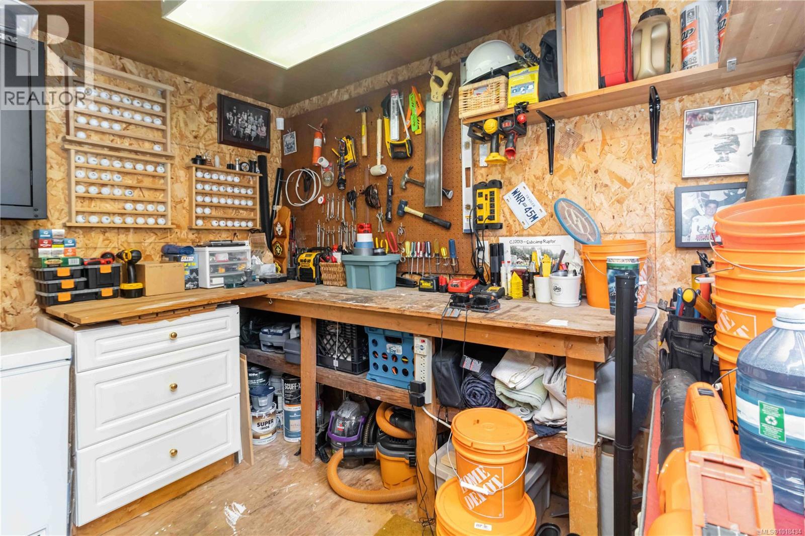 971 Marigold Rd, Saanich, British Columbia  V8Z 4R9 - Photo 24 - 1018434