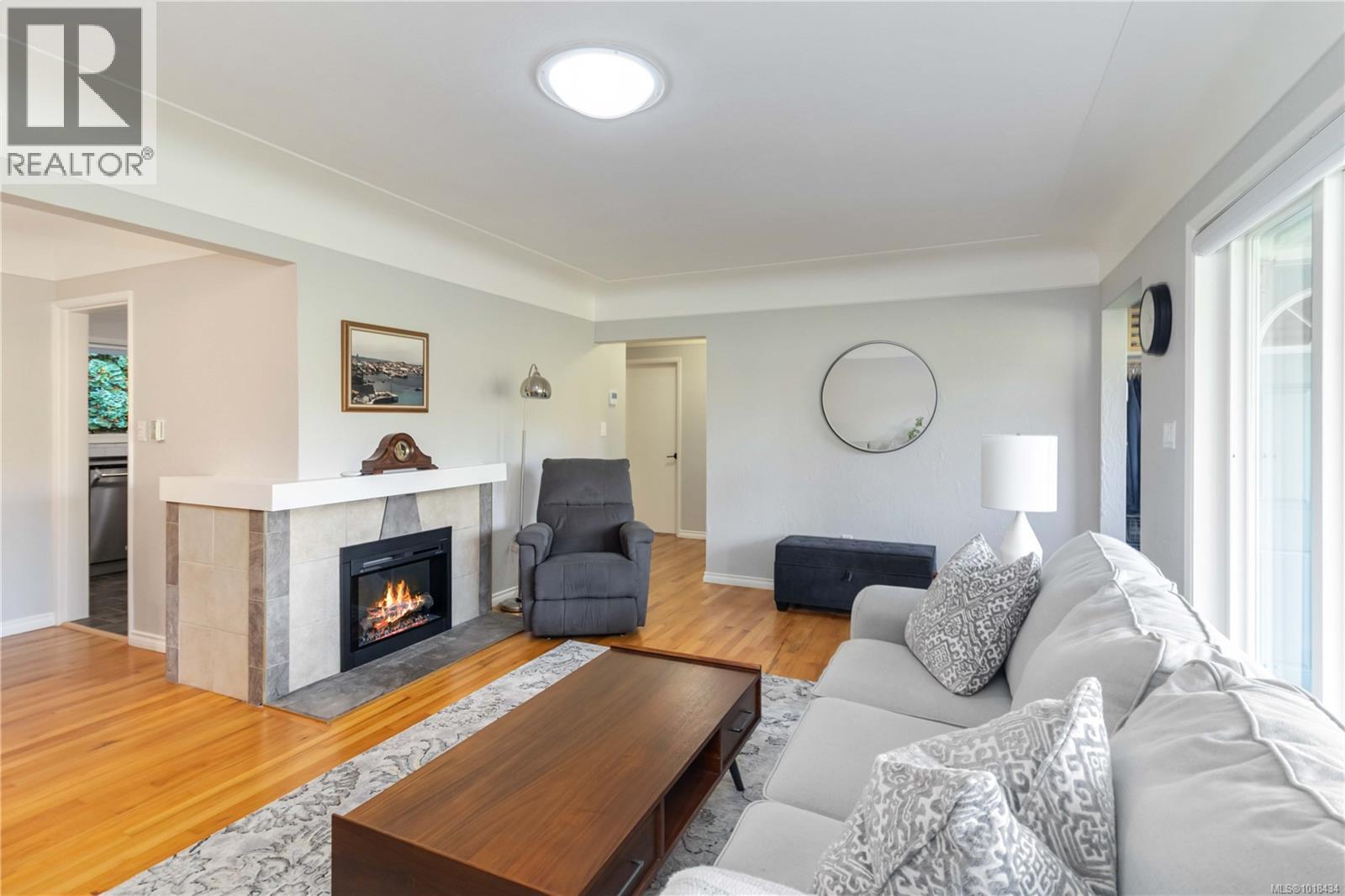 971 Marigold Rd, Saanich, British Columbia  V8Z 4R9 - Photo 9 - 1018434