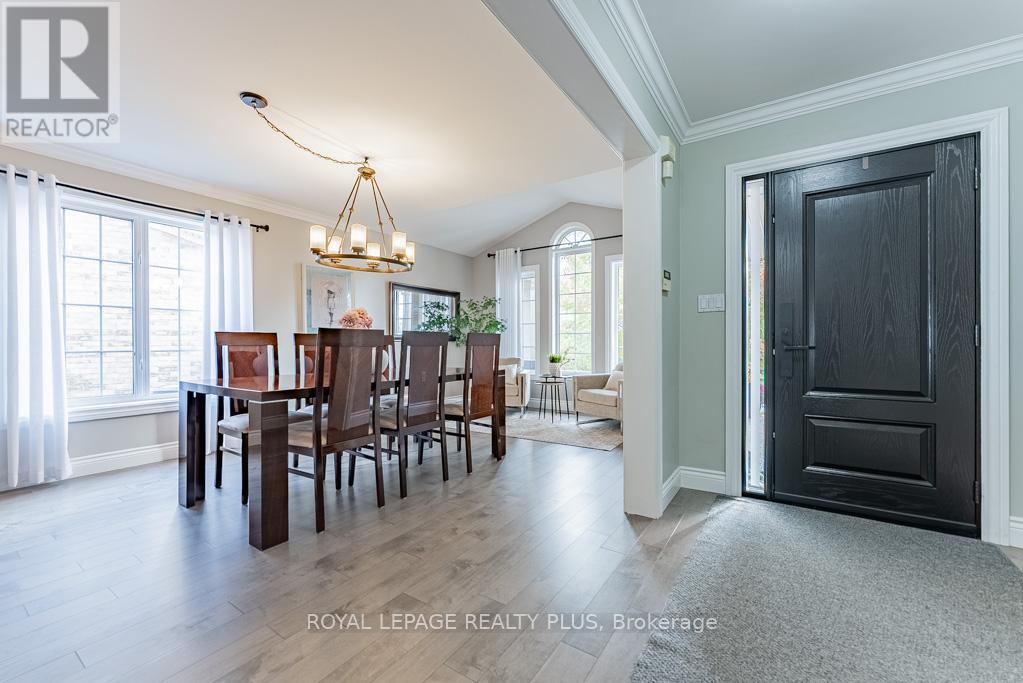 20 Navy Crescent, Brampton, Ontario  L7A 1P3 - Photo 5 - W12491028