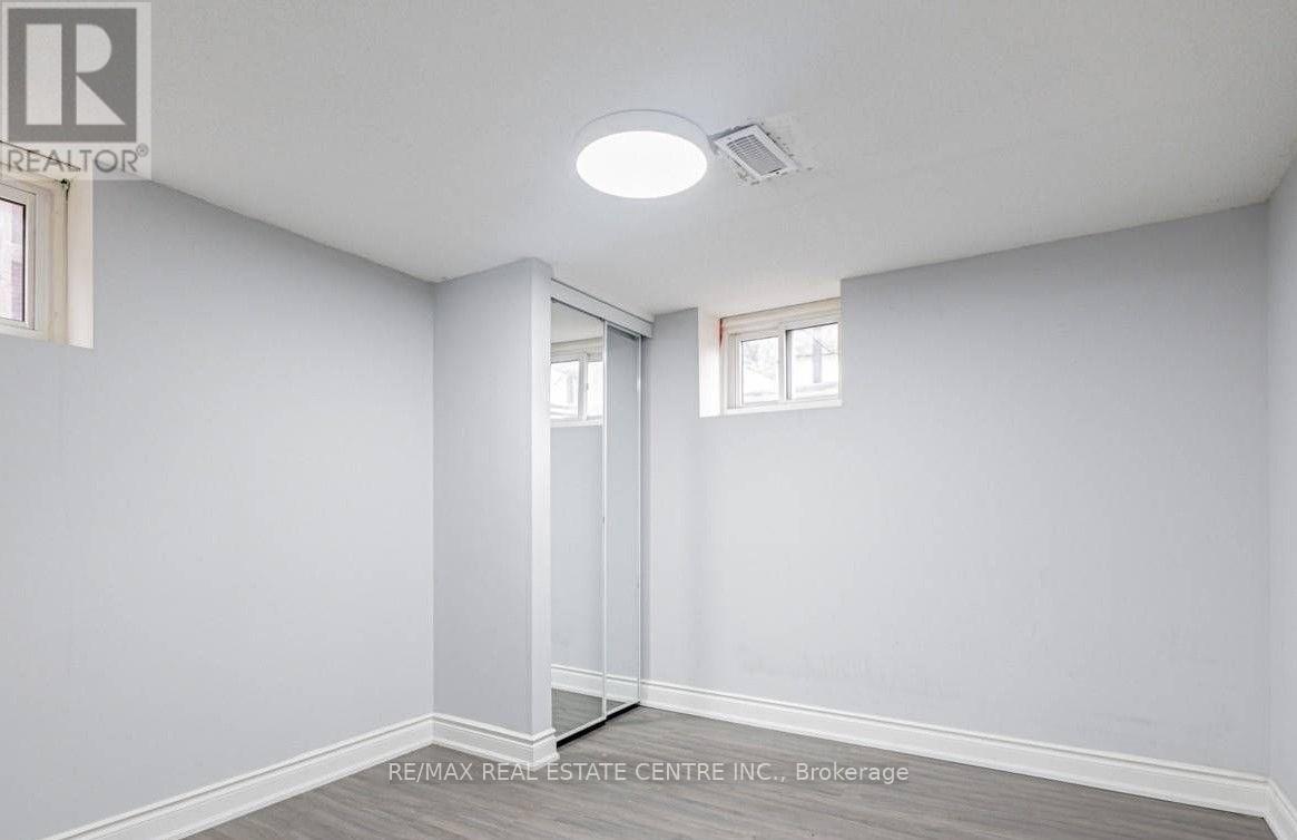 2 Milner Road, Brampton, Ontario  L6W 3A5 - Photo 7 - W12491046