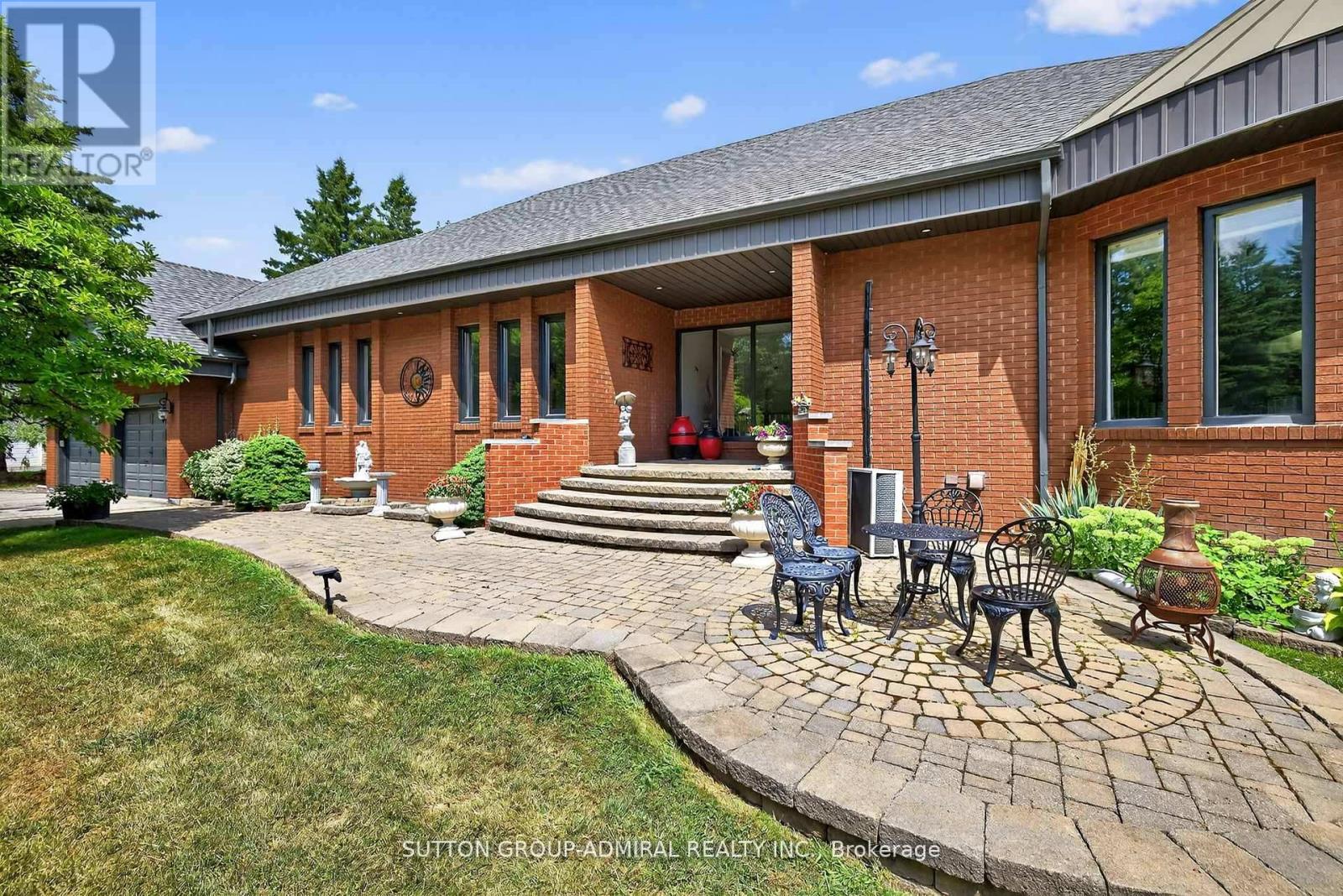 14237 Mount Pleasant Road, Caledon, Ontario  L7E 3M9 - Photo 3 - W12491110