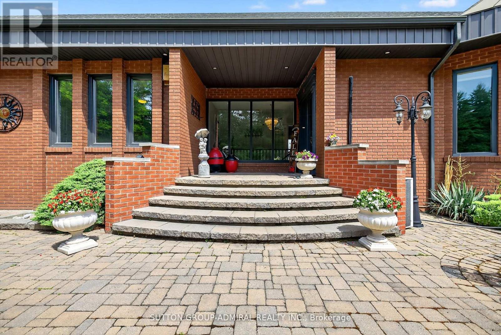 14237 Mount Pleasant Road, Caledon, Ontario  L7E 3M9 - Photo 4 - W12491110