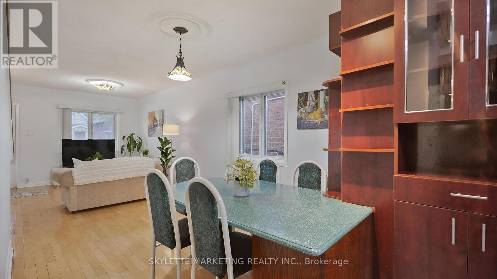 19 Miranda Avenue, Toronto, Ontario  M6E 4G1 - Photo 10 - W12491170