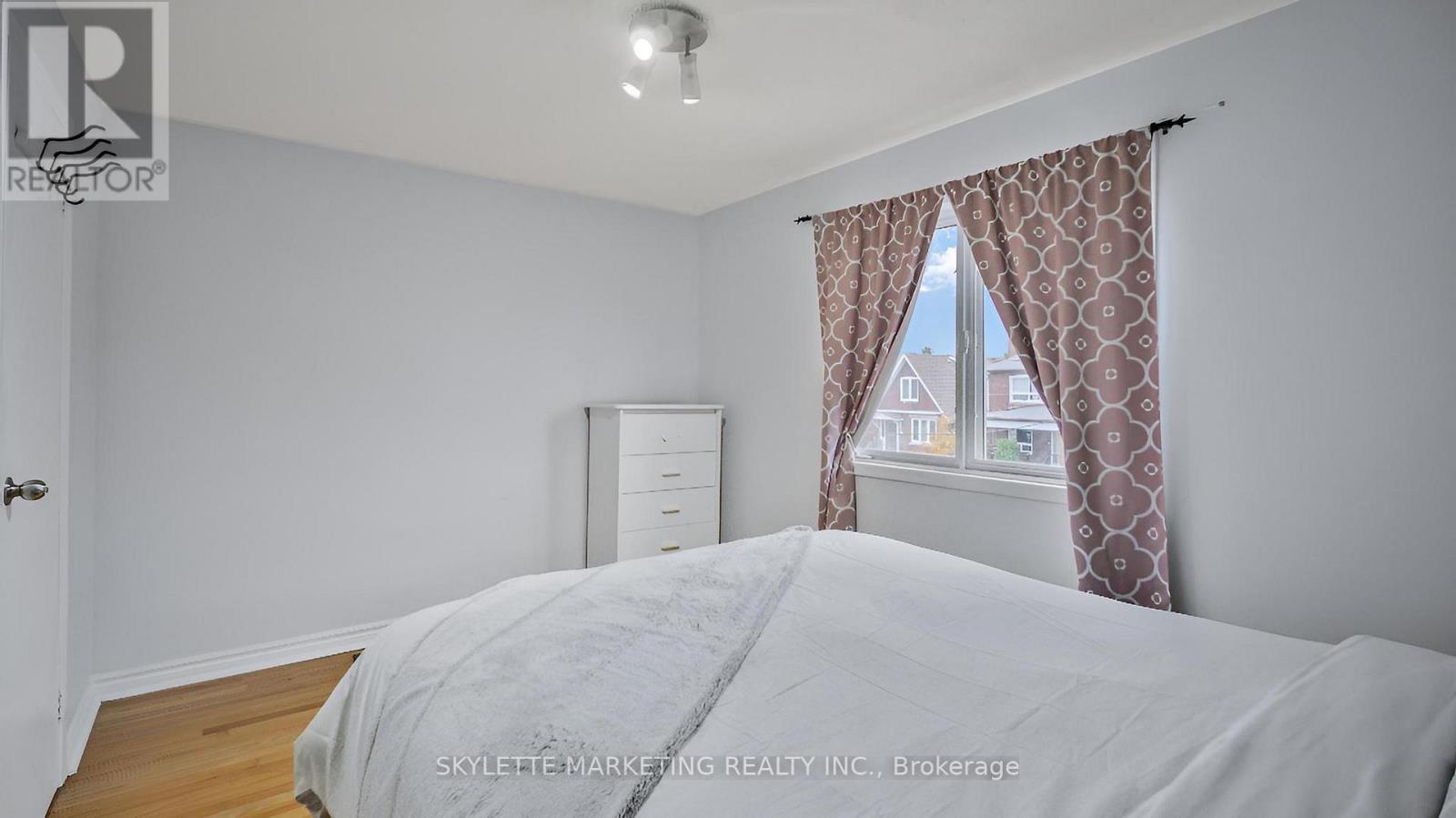 19 Miranda Avenue, Toronto, Ontario  M6E 4G1 - Photo 16 - W12491170