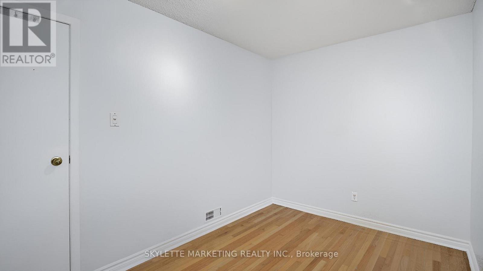 19 Miranda Avenue, Toronto, Ontario  M6E 4G1 - Photo 18 - W12491170