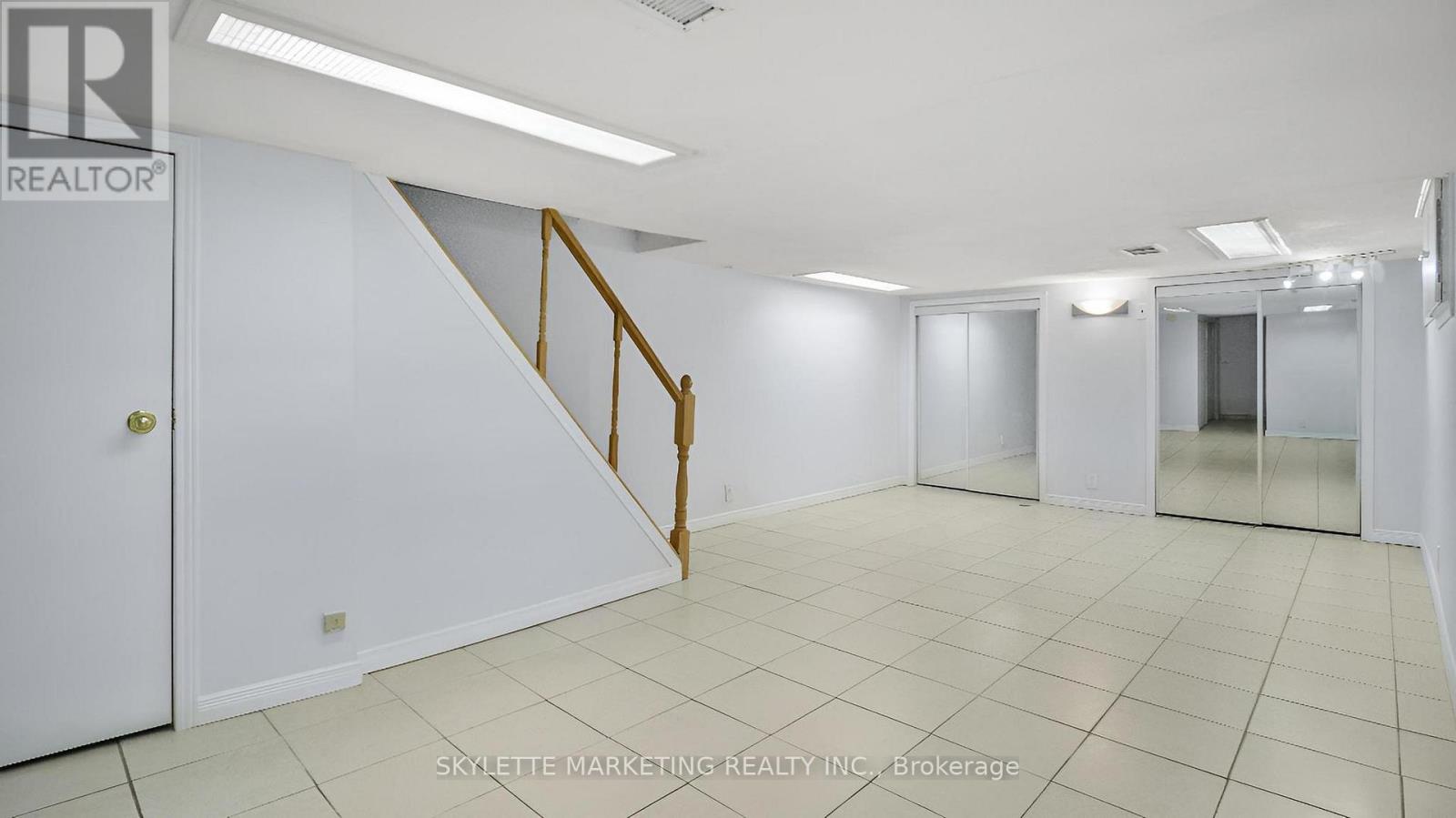 19 Miranda Avenue, Toronto, Ontario  M6E 4G1 - Photo 28 - W12491170