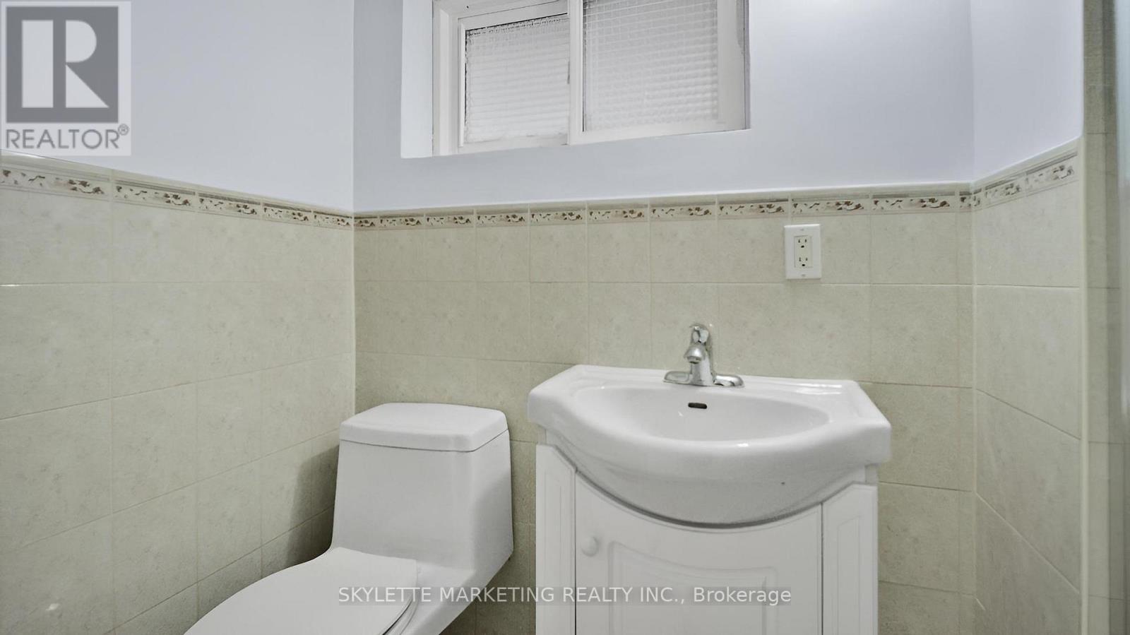 19 Miranda Avenue, Toronto, Ontario  M6E 4G1 - Photo 30 - W12491170