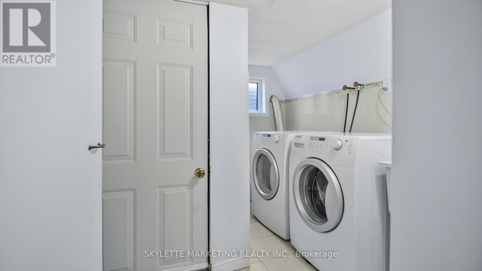 19 Miranda Avenue, Toronto, Ontario  M6E 4G1 - Photo 32 - W12491170