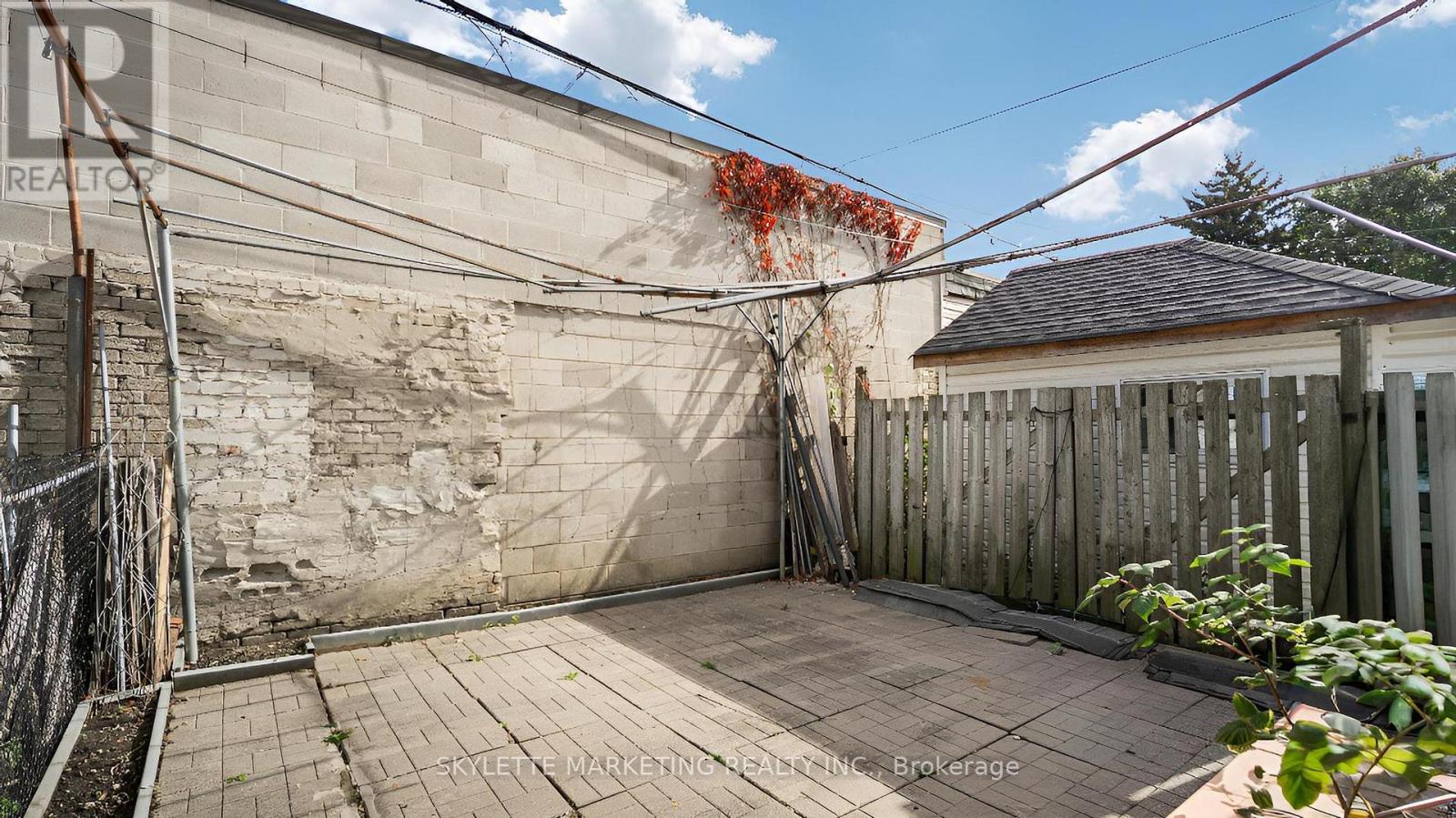 19 Miranda Avenue, Toronto, Ontario  M6E 4G1 - Photo 36 - W12491170