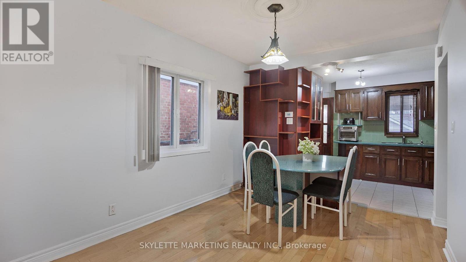 19 Miranda Avenue, Toronto, Ontario  M6E 4G1 - Photo 7 - W12491170