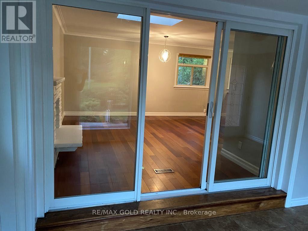 1033 Sixth Line, Oakville, Ontario  L6H 1W6 - Photo 7 - W12491178