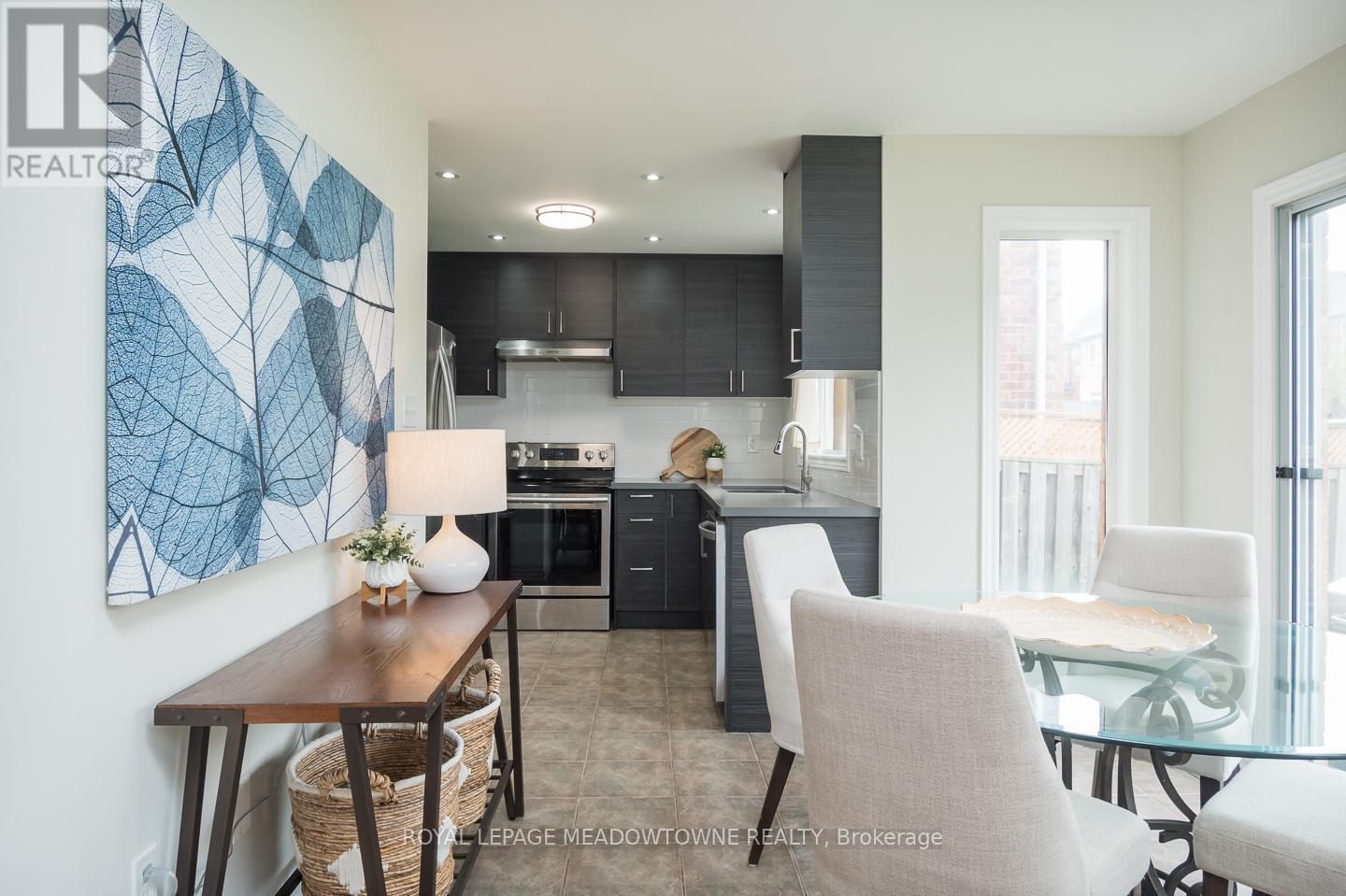 1311 Weller Crossing, Milton, Ontario  L9T 6K4 - Photo 11 - W12491206