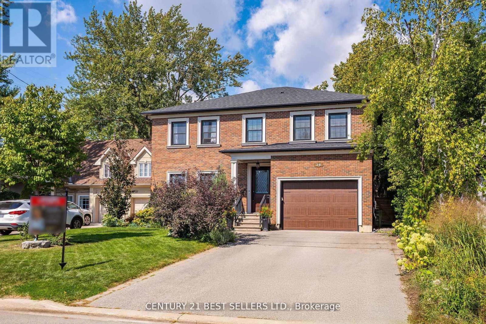28 WINGROVE HILL, Toronto, Ontario
