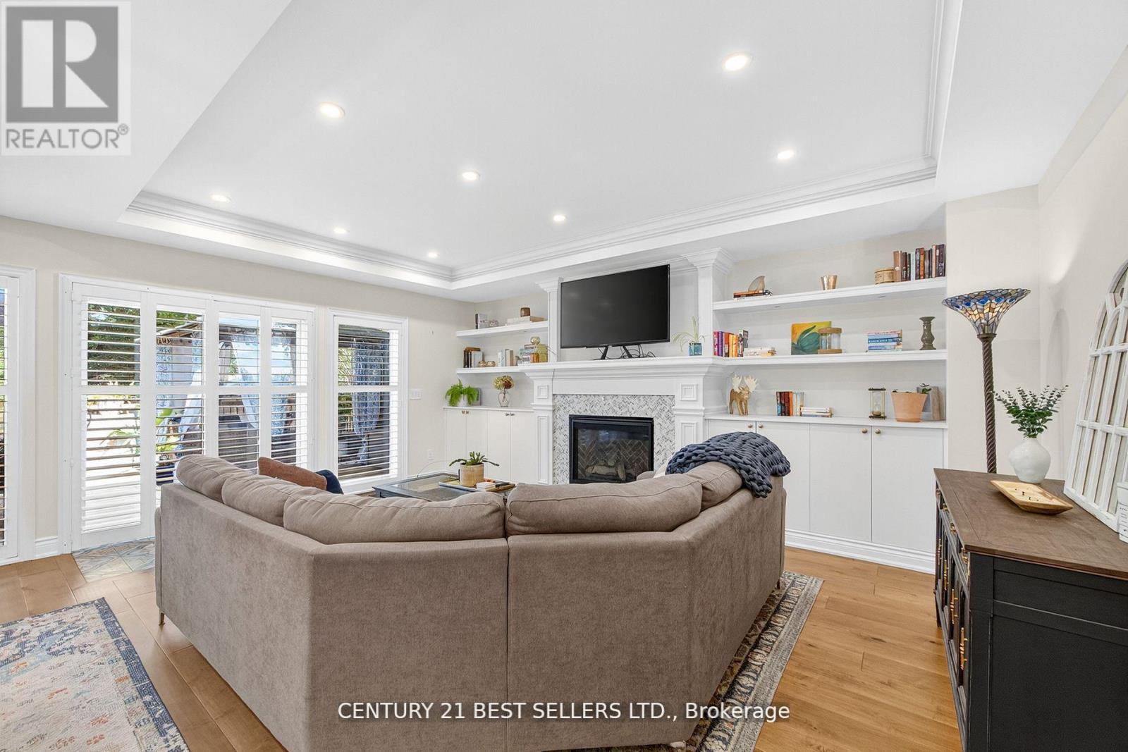 28 Wingrove Hill, Toronto, Ontario  M9B 2C6 - Photo 10 - W12491272