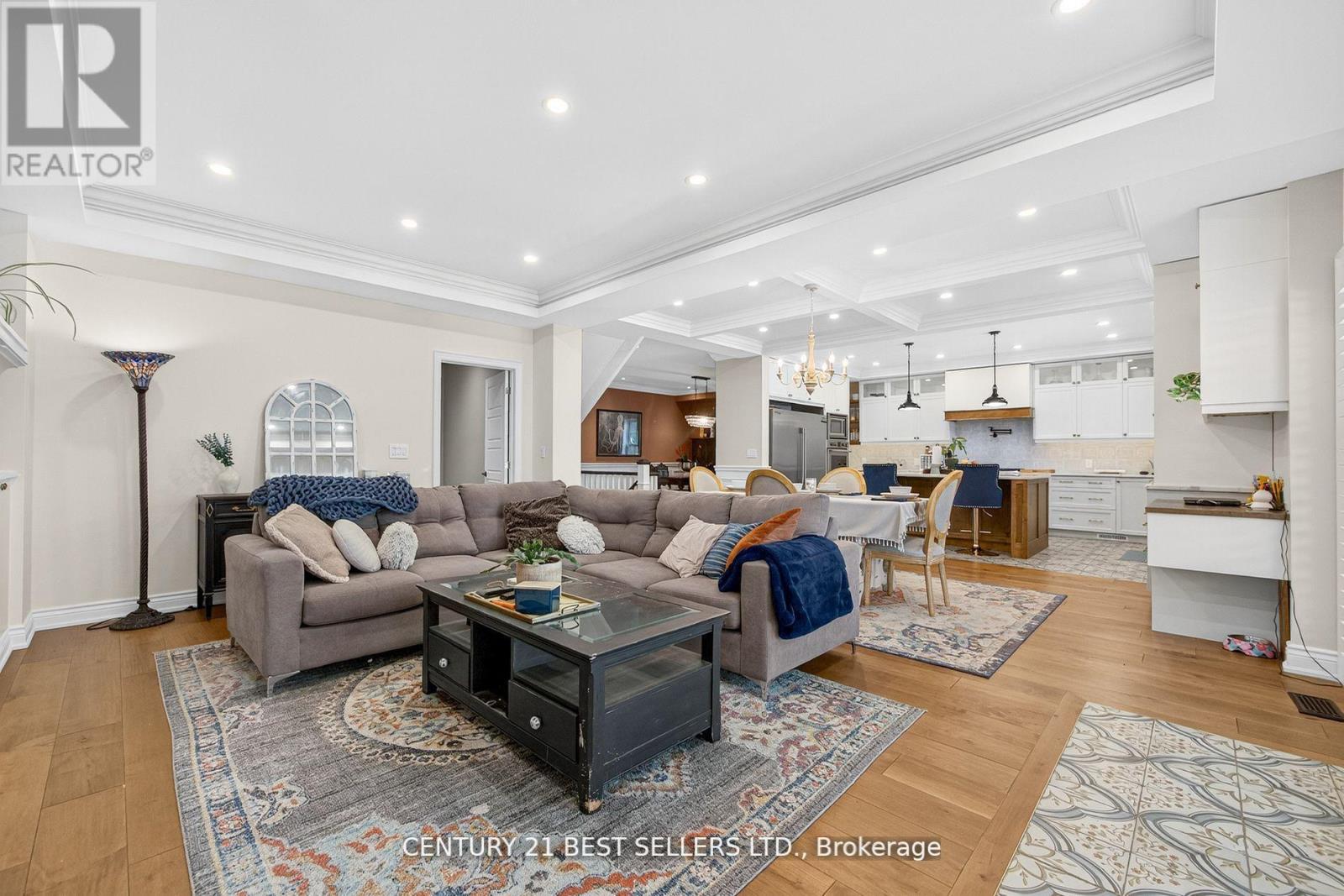 28 Wingrove Hill, Toronto, Ontario  M9B 2C6 - Photo 11 - W12491272