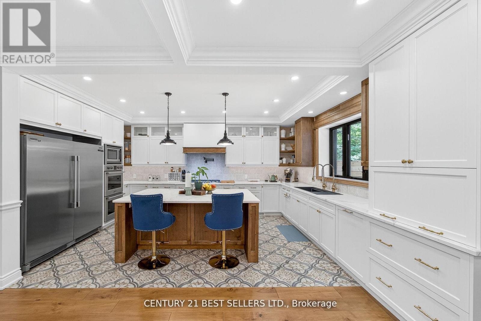 28 Wingrove Hill, Toronto, Ontario  M9B 2C6 - Photo 14 - W12491272