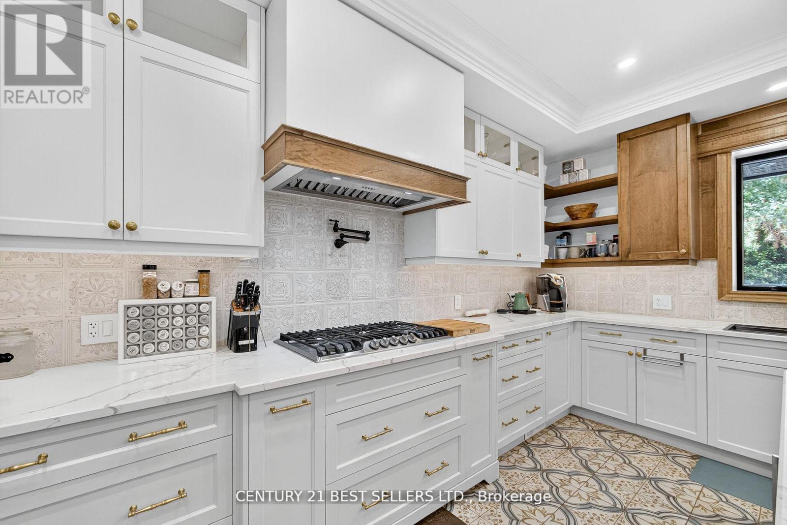 28 Wingrove Hill, Toronto, Ontario  M9B 2C6 - Photo 16 - W12491272