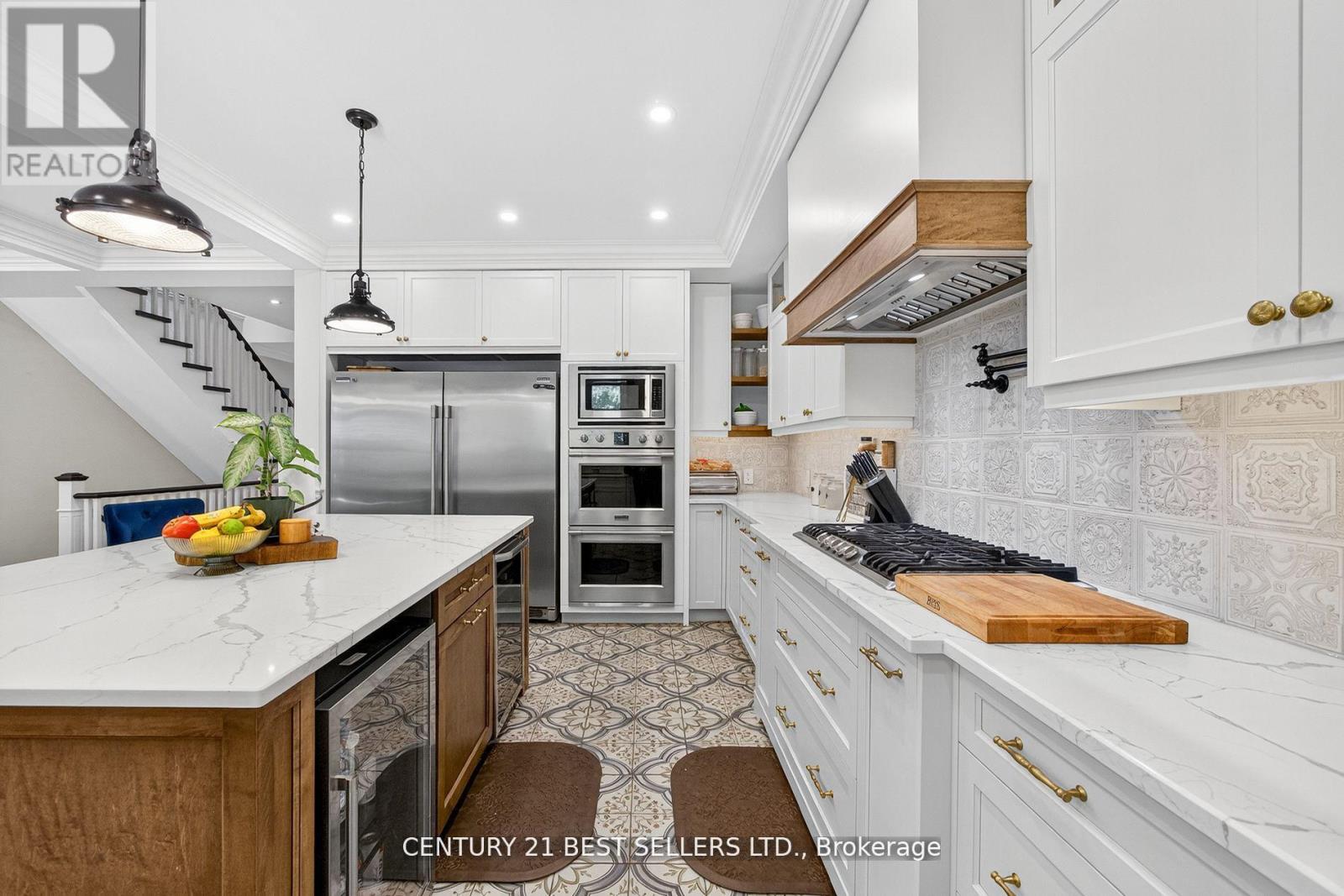 28 Wingrove Hill, Toronto, Ontario  M9B 2C6 - Photo 18 - W12491272