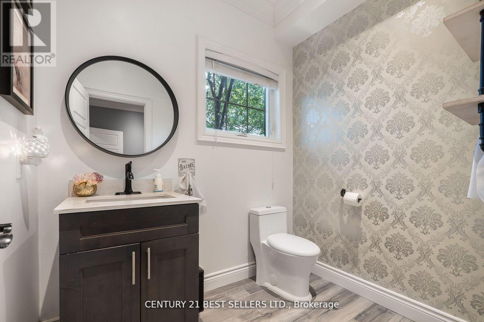 28 Wingrove Hill, Toronto, Ontario  M9B 2C6 - Photo 20 - W12491272