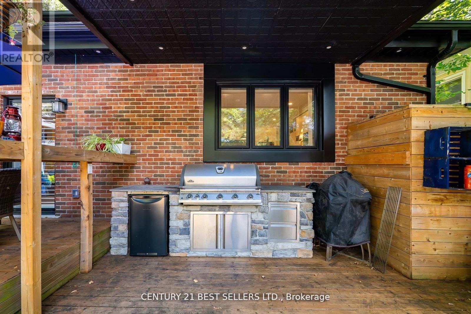 28 Wingrove Hill, Toronto, Ontario  M9B 2C6 - Photo 33 - W12491272